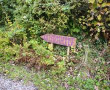 old-farmhouse-sign old-farmhouse-sign